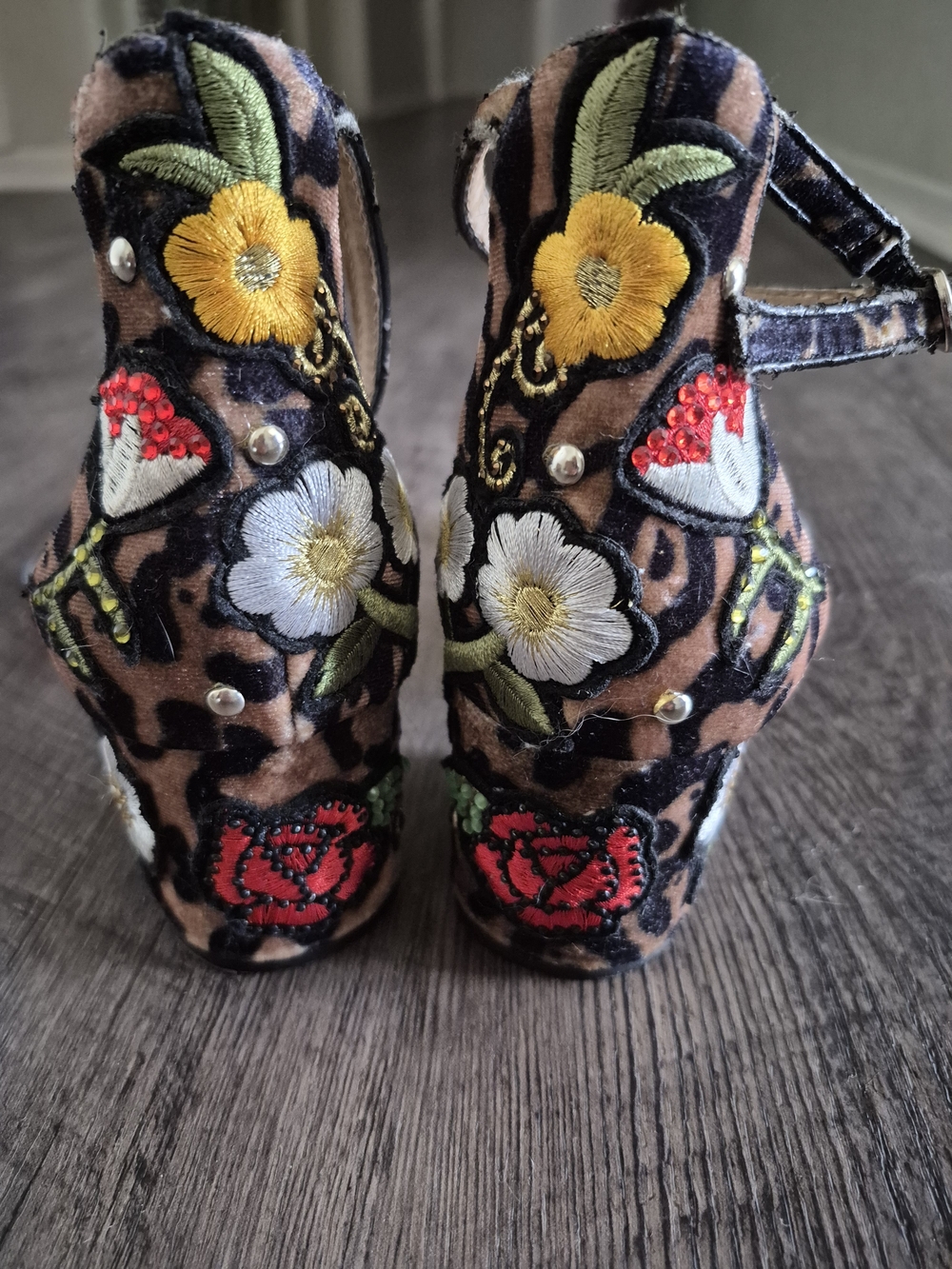 💕Embroidered Floral Leopard-Print Platform Heels Sz.8💕